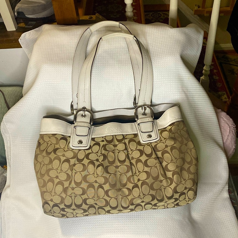Coach Classic “C” w/White Leather Trim Large Satchel EUC w/Dustbag